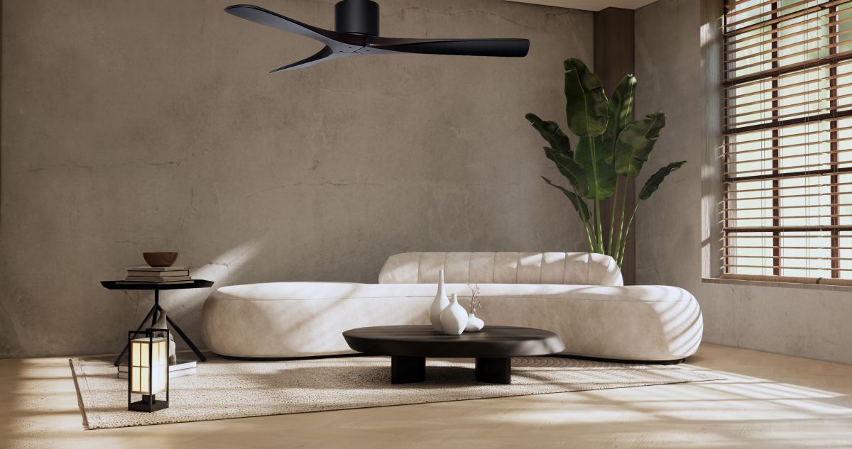 Ventilateur de plafond NEW SLICE HUGGER oil rubbed bronze pales en bois 140 cm